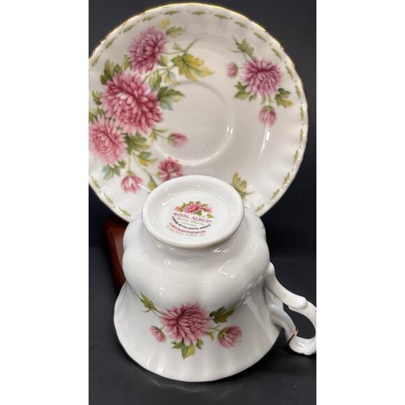 Royal Albert "November" chrysanthemum flower of the month Teacup Cup Saucer Engl - Picture 6 of 15